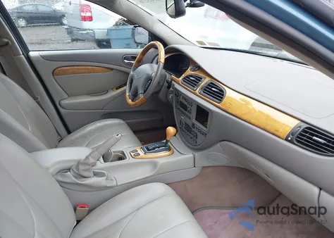 2000 Jaguar S-Type 4.0L V8 из США, поврежденный, VIN SAJDA01D0YGL07334